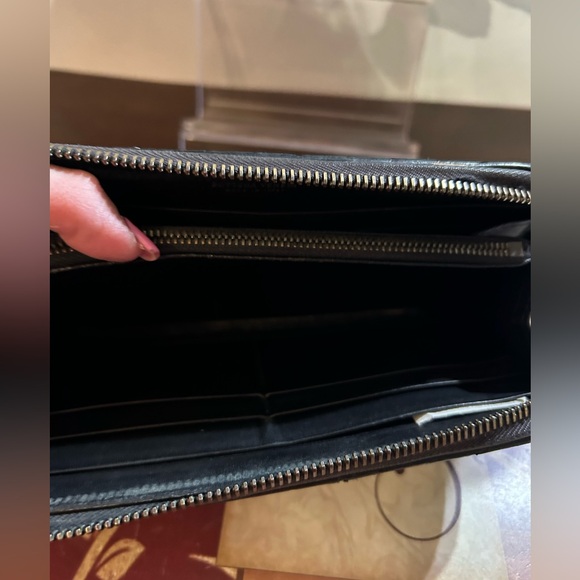 Bottega Veneta Intrecciato Nappa Leather Black Zip Wallet - Picture 11 of 13